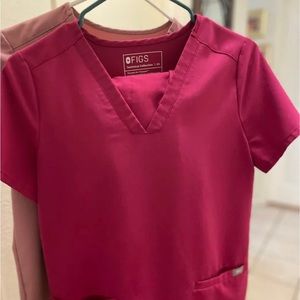 Figs dark magenta XS scrubs
Size XS for top and bottom
Asking 50$